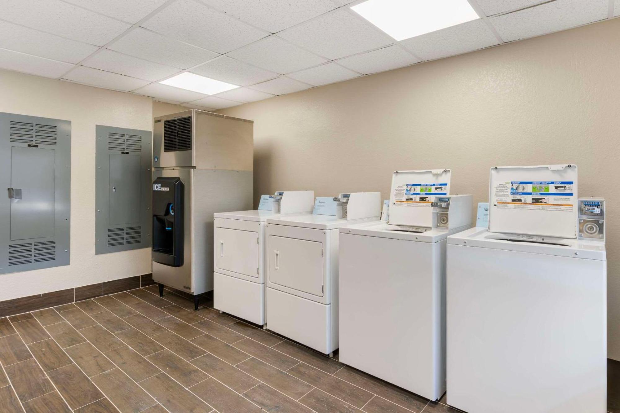 Comfort Suites West Jacksonville Zewnętrze zdjęcie
