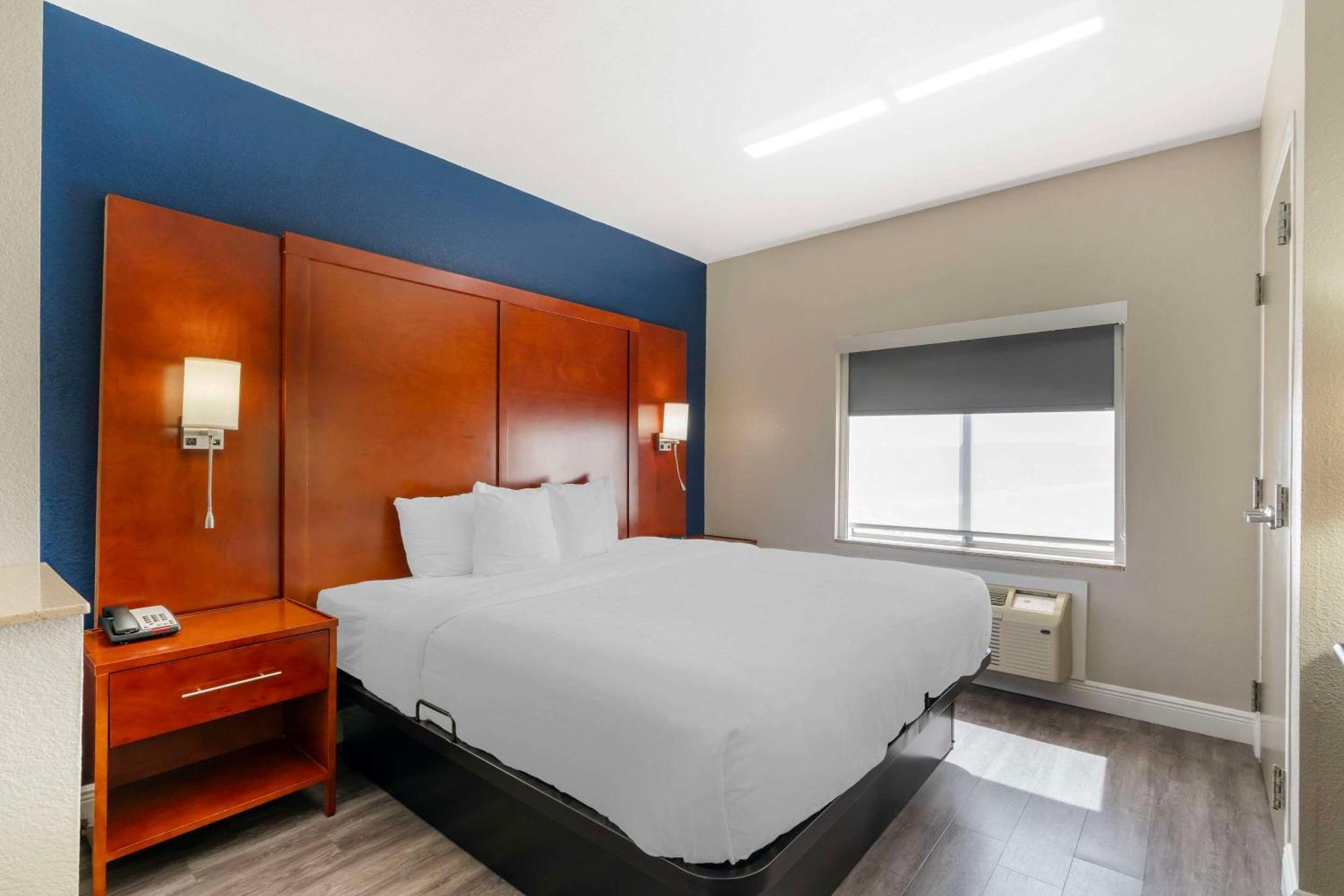 Comfort Suites West Jacksonville Zewnętrze zdjęcie
